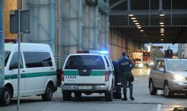 Iš "Akropolio" evakuoti žmonės