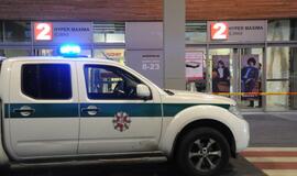 Iš "Akropolio" evakuoti žmonės