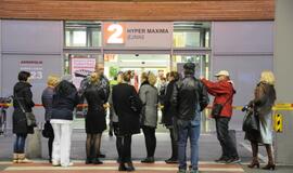 Iš "Akropolio" evakuoti žmonės