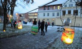 Žibintai prie Eduardo Balsio menų gimnazijos