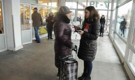 Naujajame turguje dalintos suvenyrinės suknelės