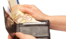 Emigrantai šiemet į Lietuvą siuntė žymiai mažiau pinigų