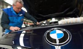 Girtas VAD agentas spardė BMW