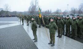 Klaipėdoje į atsargą išlydėti kariai