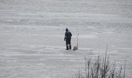 Draudžiama lipti ant Kuršių marių ledo