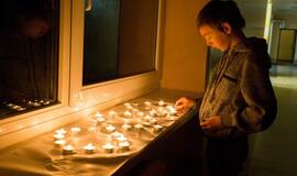 1000 laisvės žvakučių