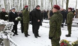 Žuvusiųjų pagerbimo ceremoniją prie paminklo 1923 m. sukilimo dalyviams