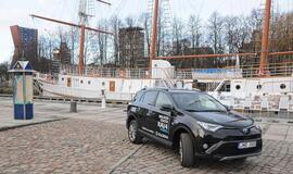 Vairavimas negali būti nuobodus. "Toyota RAV4 Hybrid"