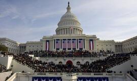 Vis daugiau amerikiečių politikų ketina nedalyvauti naujojo prezidento inauguracijoje