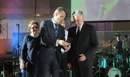 "Žuvėdra" atskrido į Romualdo Idzelevičiaus jubiliejų