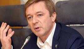 Ramūnas Karbauskis: vaikams bus dovanojami tautiniais motyvais stilizuoti rūbai, o ne tautinis kostiumas