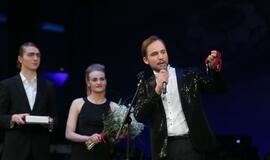 „Auksiniais scenos kryžiais“ pasidabino Gunteris Krameris ir opera „Don Karlas“