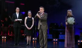 „Auksiniais scenos kryžiais“ pasidabino Gunteris Krameris ir opera „Don Karlas“