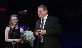 „Auksiniais scenos kryžiais“ pasidabino Gunteris Krameris ir opera „Don Karlas“