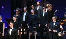 „Auksiniais scenos kryžiais“ pasidabino Gunteris Krameris ir opera „Don Karlas“