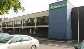 Prašalaitis į policiją pristatė girtą moterį