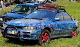 Dovilų karjeruose griaudės automobilių varikliai