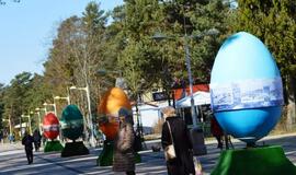 Palangoje - margučių ridenimo čempionatas