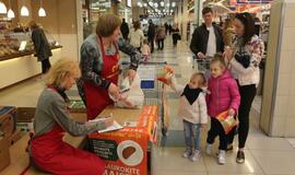 Maistą aukoja ir vežimais