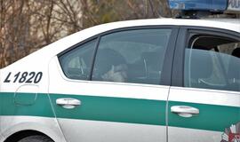 Naktiniai reidai: ir neblaivūs vairuotojai, ir bandymas papirkti