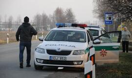 Naktiniai reidai: ir neblaivūs vairuotojai, ir bandymas papirkti