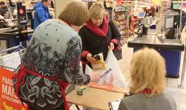 Maistą aukoja ir vežimais