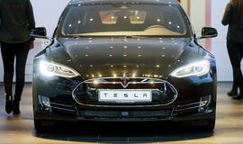 "Tesla Motors" atšaukia 53 tūkst. automobilių dėl stabdžių