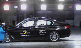 Kas ciesoriaus - ciesoriui...