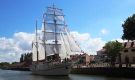 „Meridianas“ kelia bures ir atnaujina veiklą