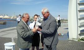 Įteiktos  „Albatroso“ statulėlės, Jūros veterano ženklai