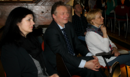 Trumpas kinas. Daina ekrane