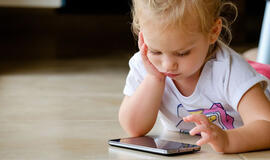 Priklausomybė nuo išmaniojo gali virsti depresija