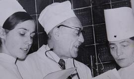 Klaipėdos akvarelės: namai ir žmonės (492)