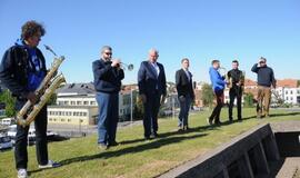 Piliavietėje iškilmingai pakelta Klaipėdos miesto vėliava