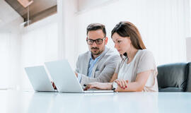 Tyrimas: norintys kurti verslą vyrai labiau nei moterys bijo susimauti