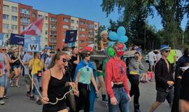 Klaipėdos miesto gatvėmis žygiavo burlaivių įgulos