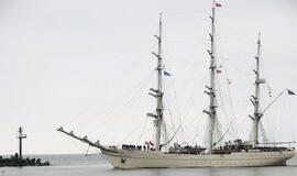 Kodėl burlaiviai stovi be burių