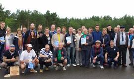 Nidos aerodrome "nutūpė" klasikiniai automobiliai