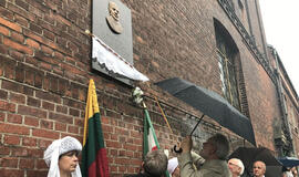 Atidengta memorialinė lenta Jurgiui Arnašiui atminti