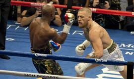 Bokso „amžiaus dvikovoje“ amerikietis Floidas Meivezeris nokautavo airį Konorą Makgregorą