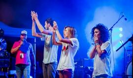 „Roko naktyse“ pasirodžiusios pašėlusios „Repetitor“ muzikantės: „Pusryčiams valgome čipsus!“