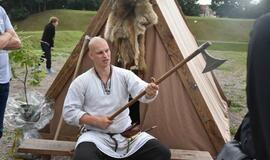 Jono kalnelio sala virto archajiškos fiestos vieta