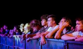 „Roko naktyse“ pasirodžiusios pašėlusios „Repetitor“ muzikantės: „Pusryčiams valgome čipsus!“