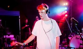 „Roko naktyse“ pasirodžiusios pašėlusios „Repetitor“ muzikantės: „Pusryčiams valgome čipsus!“