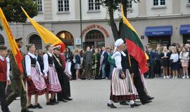 Rugsėjo 1-oji - su tautiniais akcentais