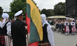 Rugsėjo 1-oji - su tautiniais akcentais