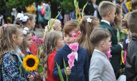 Ministerija: ukrainiečiai vaikai nuo rugsėjo mokysis bendrose klasėse su visais mokiniais