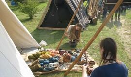 Ir susirinko klaipėdiečiai ant Žardės piliakalnio...