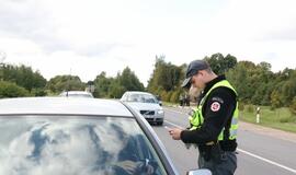 Policija tęsia reidus - tyko apsvaigusių vairuotojų