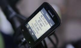 Lenktynės autobusu, automobiliu, elektriniu automobiliu ir dviračiu